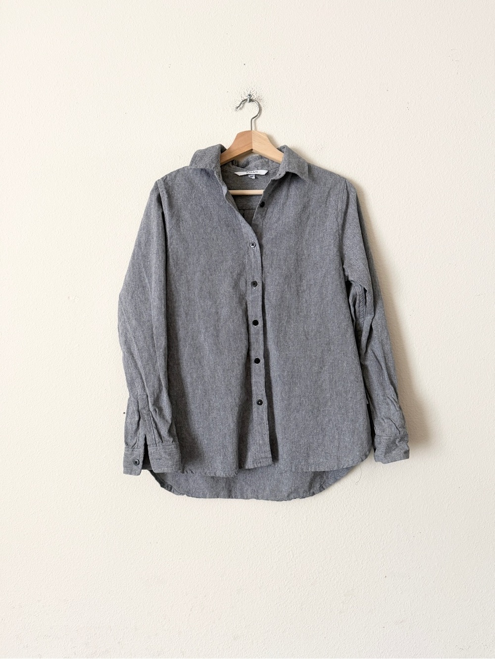 Anian Men’s MEDIUM grey linen blend long sleeve button down shirt